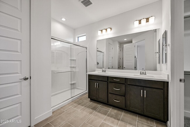 Building Photo - 11196 N 168th Dr