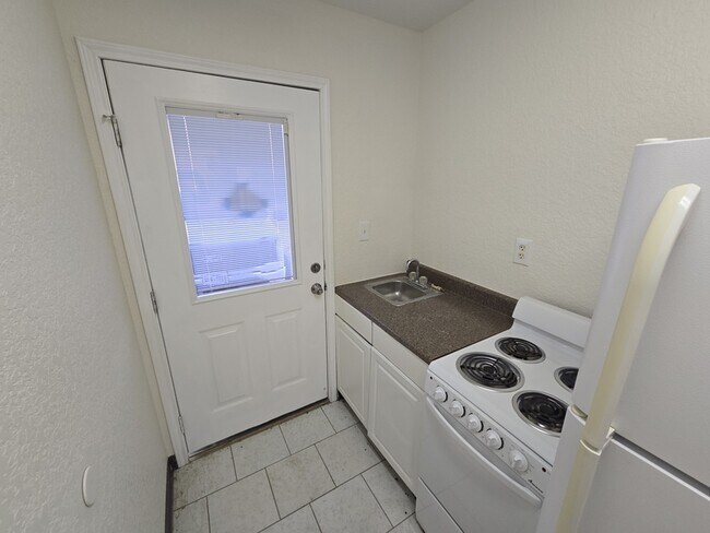 Building Photo - 126 Alton Ave