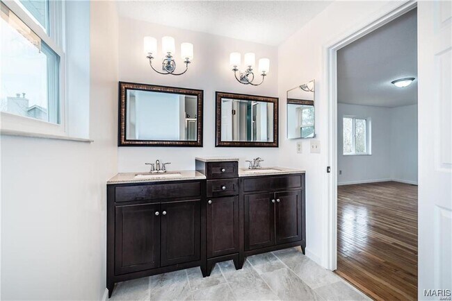 Building Photo - 1369 Nykiel Ct