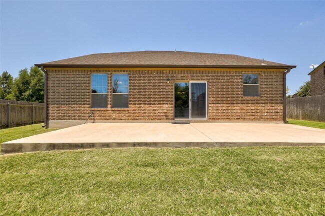 Building Photo - 841 Water Hyacinth Loop