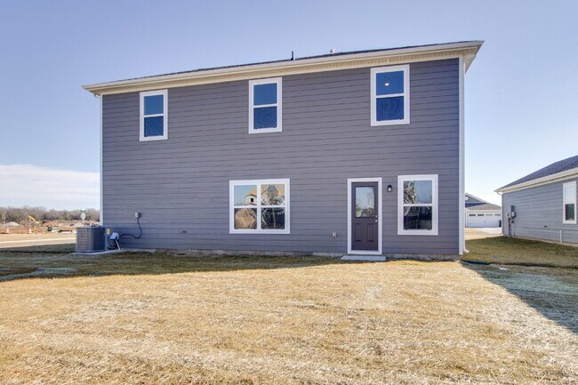 Building Photo - 2404 Alberto Dr
