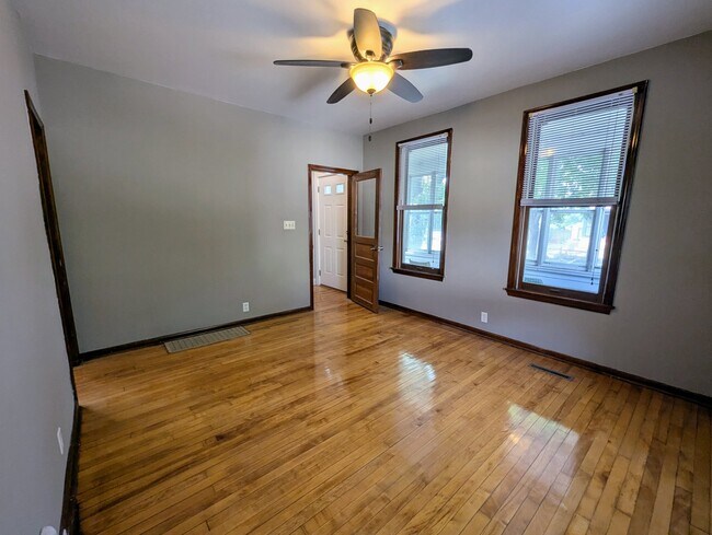 Building Photo - 72 Maria Ave