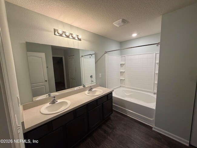 Building Photo - 2137 Willow Springs Dr