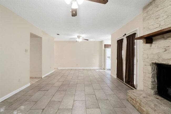 Building Photo - 7703 Peaceful Hill Ln