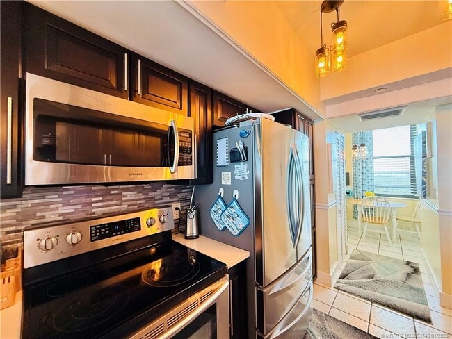 Building Photo - 8800 S Ocean Dr