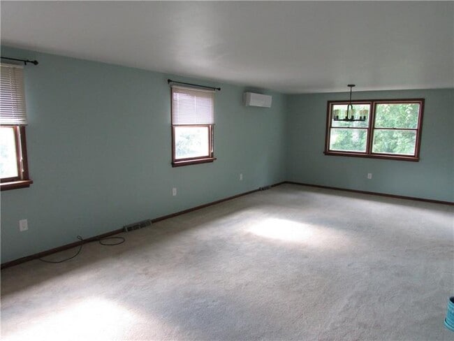 Building Photo - 125 Rock Run Rd
