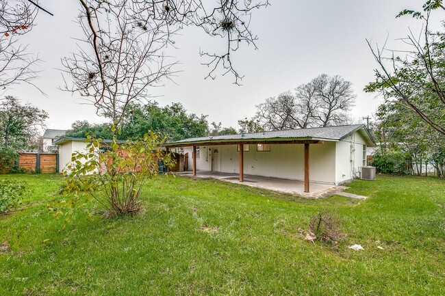 Building Photo - MID-CENTURY MODERN IN BEL MEADE