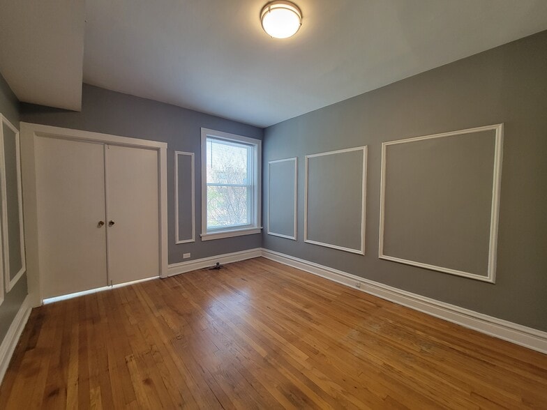 Building Photo - 1205 W Farwell Ave
