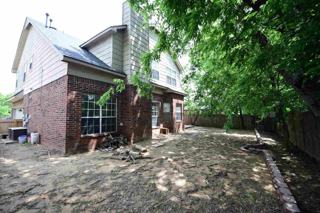 Building Photo - 10006 E 85th Pl