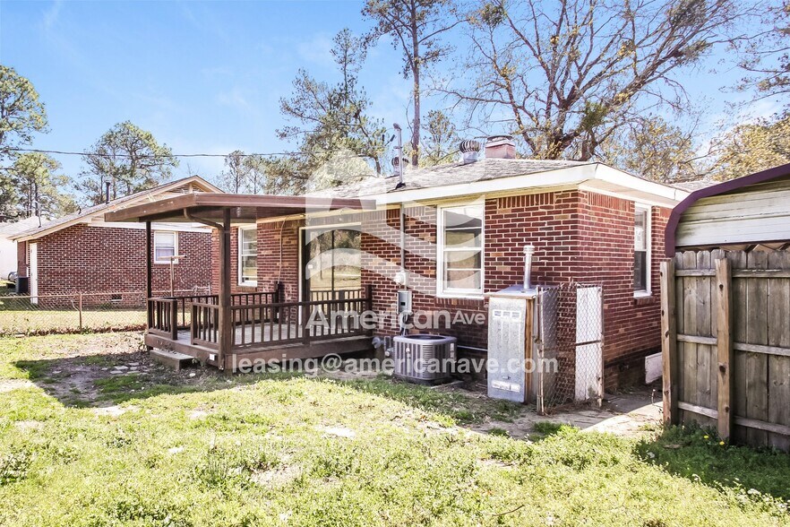 Building Photo - 1210 Carter St