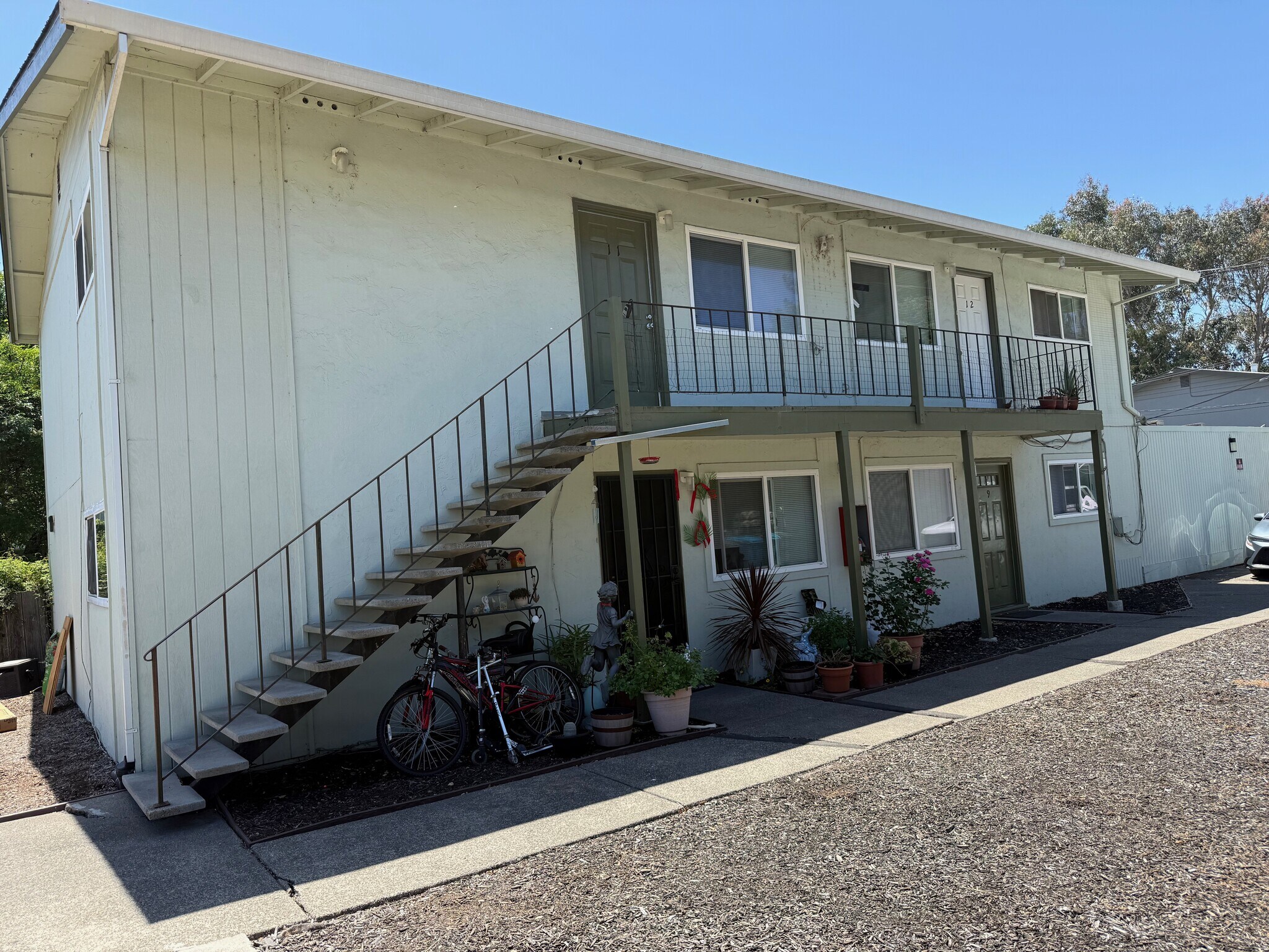 Front of Building - 6119 Montecito Blvd