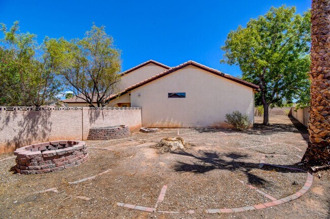Building Photo - 6401 Morley Ave
