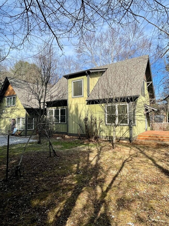 Building Photo - Super Convenient Kenilworth Location! 3 Be...