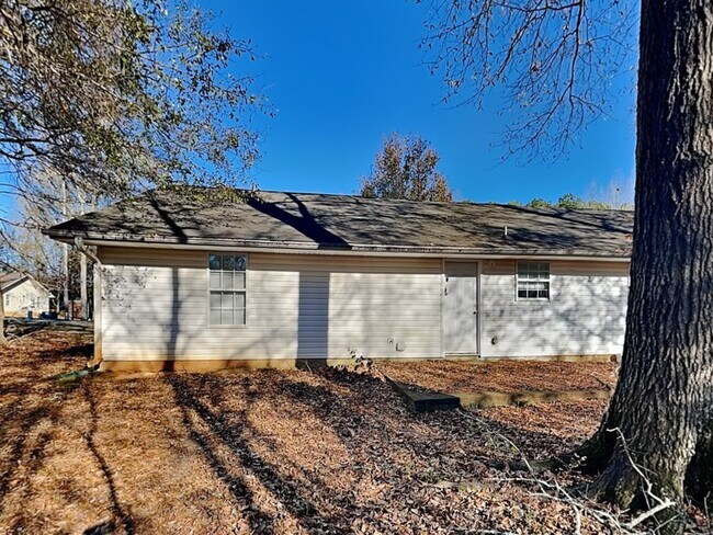 Building Photo - 546 Baron Dr