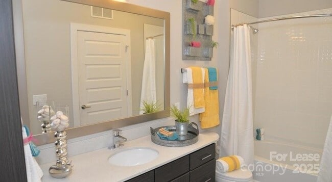 Building Photo - 606 Nc Music Factory Boulevard