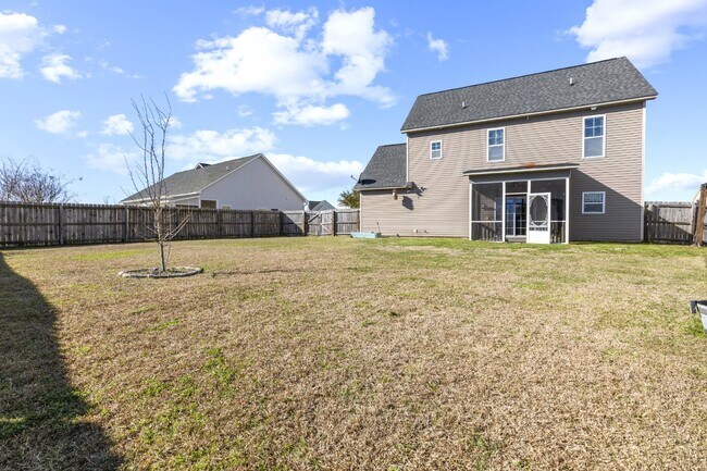 Building Photo - Towne Pointe