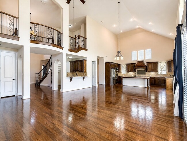 Building Photo - 7304 Meadow Glen Dr
