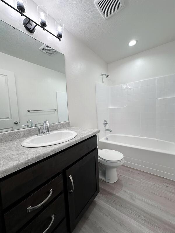 Building Photo - 225 W 950 S