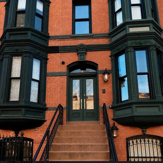 Building Photo - 904 Sterling Pl