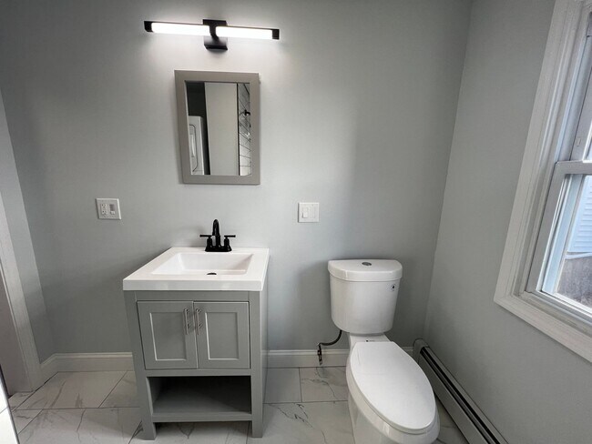 Building Photo - 253 Sheffield Ave