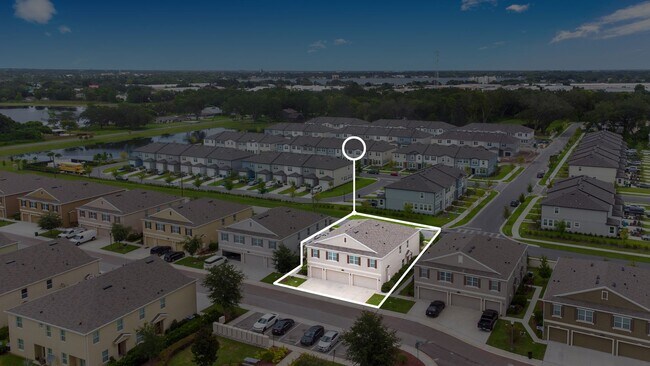 Building Photo - Spacious 3-Bdrm Townhome in Orlando's Gated Westwood Community - Available Now!