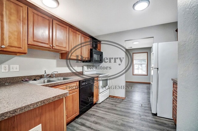 Building Photo - 1115 N Byrne Rd