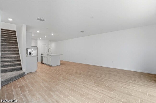 Building Photo - 27881 Radiant Ct