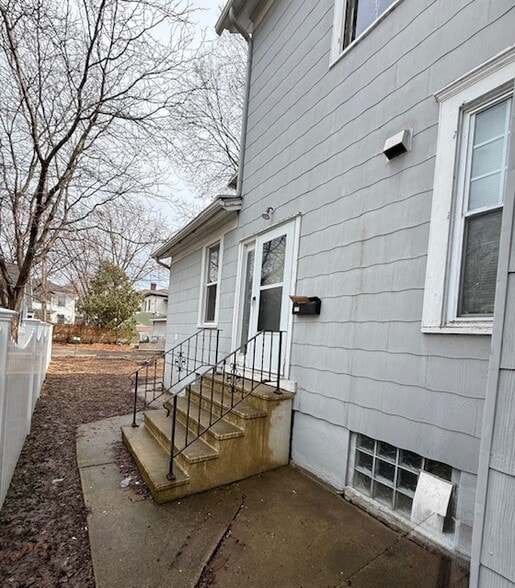 Building Photo - 227 8th St S