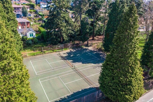 Building Photo - Magnolia Sound view home located near coveted Carleton park neighborhood