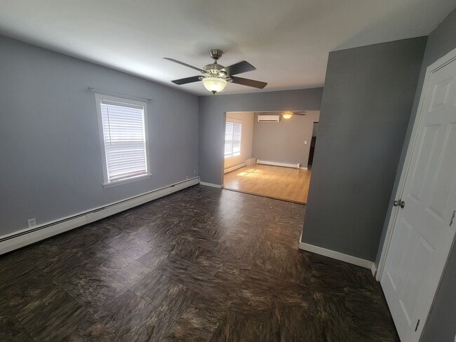 Building Photo - 2BR/1BA Gem In Washington