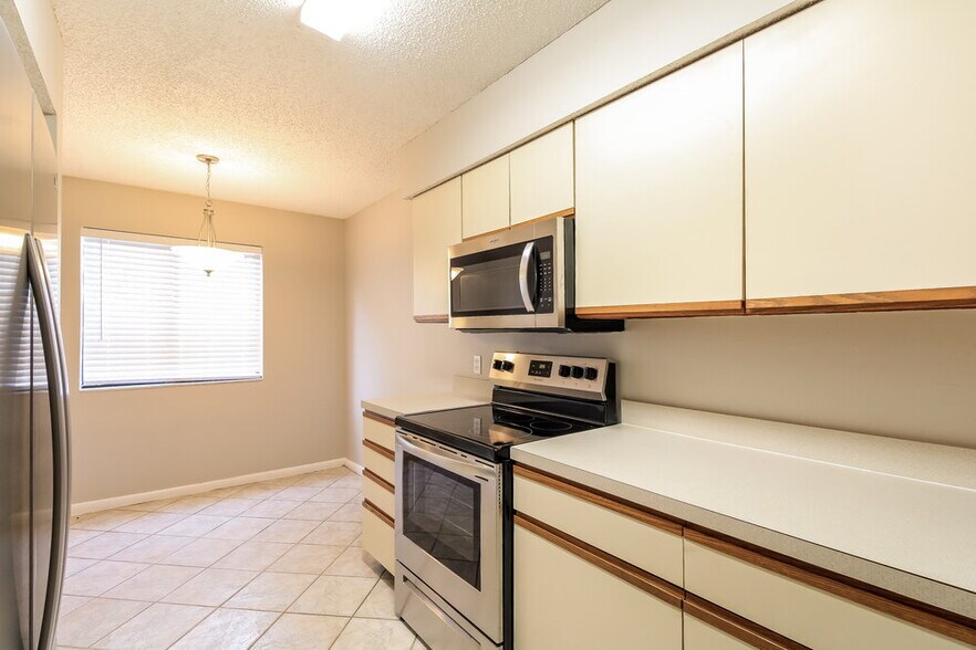 Building Photo - 153 La Pasada Cir S