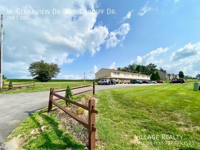 Building Photo - NO Steps! Affordable 2-Bed Convenient to I...