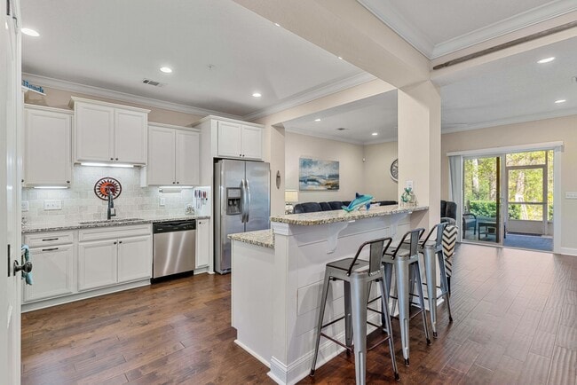 Building Photo - 807 Mariners Cir