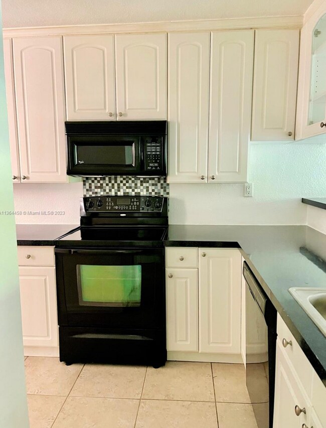 Building Photo - 6800 Cypress Rd