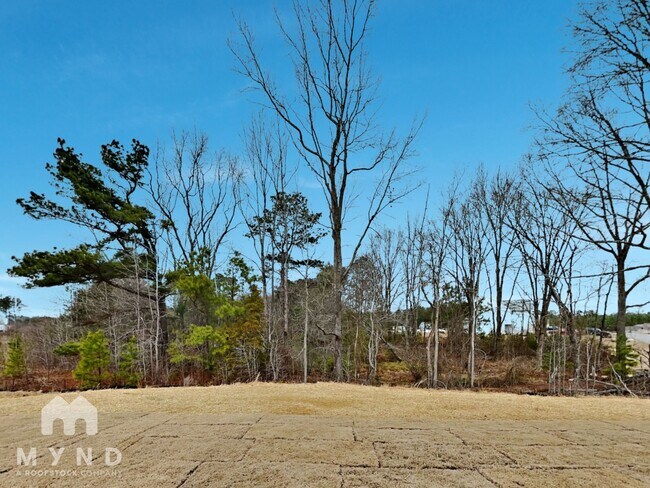 Building Photo - 14 New Villas St