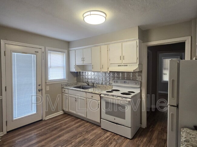 Building Photo - 3901 Peachtree Ave