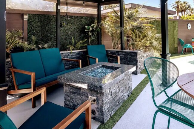 Building Photo - Mid-Century Oasis with Pool in Palm Springs