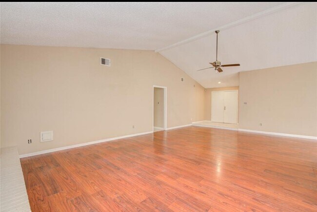 Building Photo - 15823 Ruppstock Dr