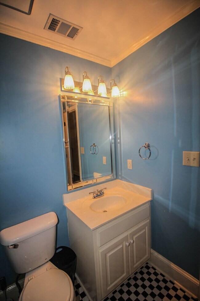 Building Photo - 4265 Deerwood Ln