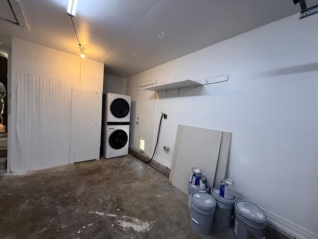 Building Photo - 3032 NW 67th St