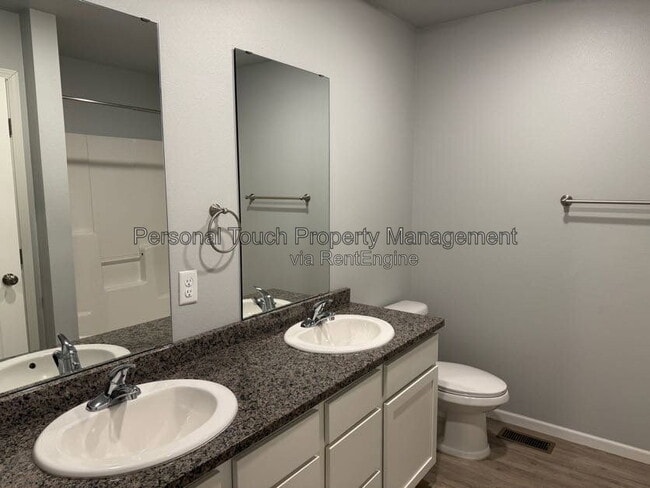 Building Photo - 808 7th Ave S