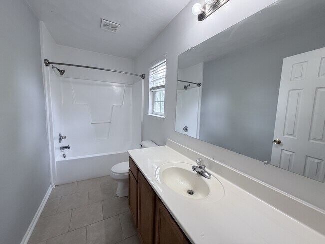 Building Photo - 4136 Everett St