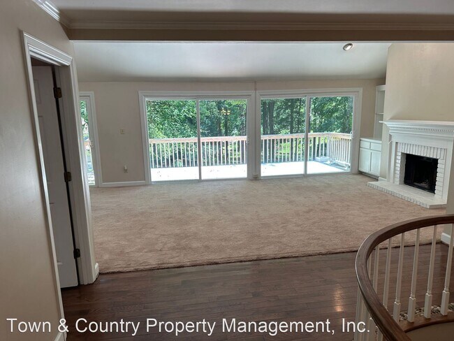 Building Photo - 3 br, 2 bath House - 321 Gatewood Dr. Unit...
