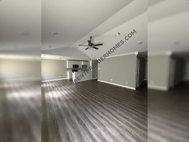Building Photo - 55 Buena Vis Dr