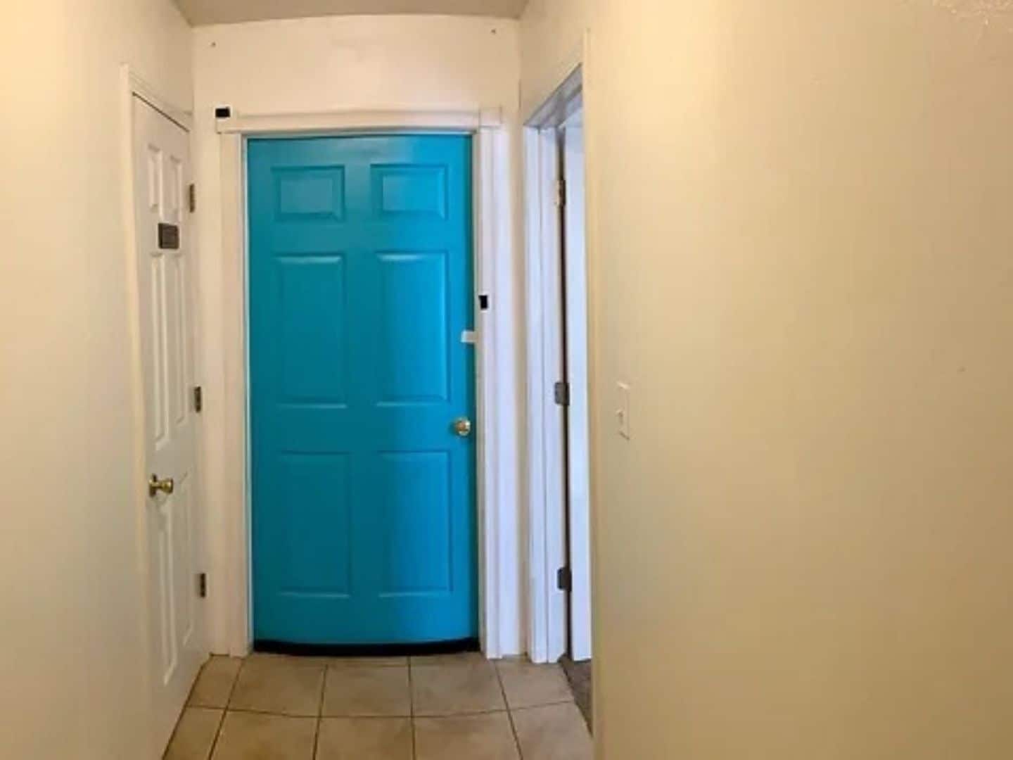 Building Photo - 853 Ladner Dr