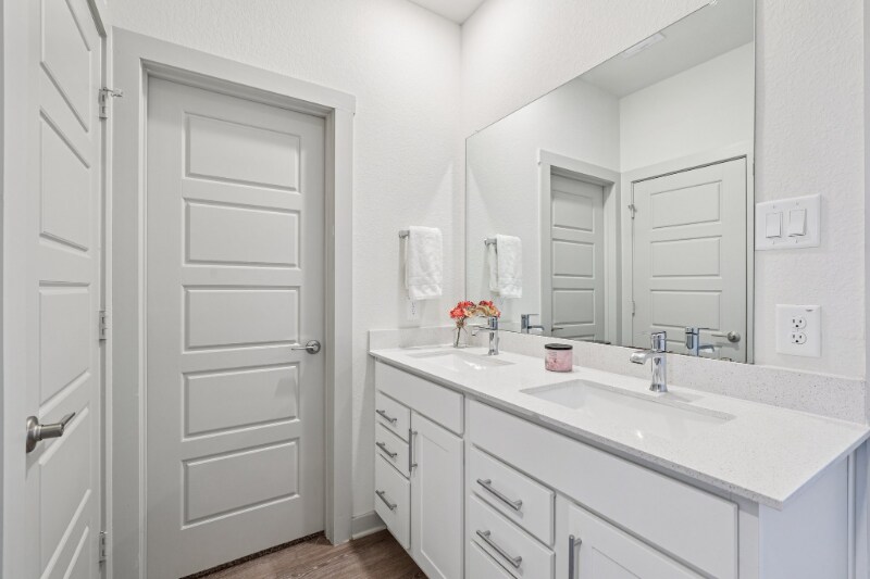 Building Photo - 523 Millbrook Blvd