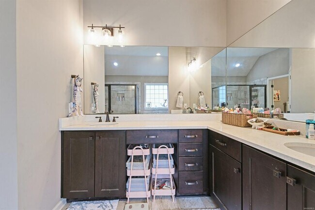 Building Photo - 905 Overture Dr