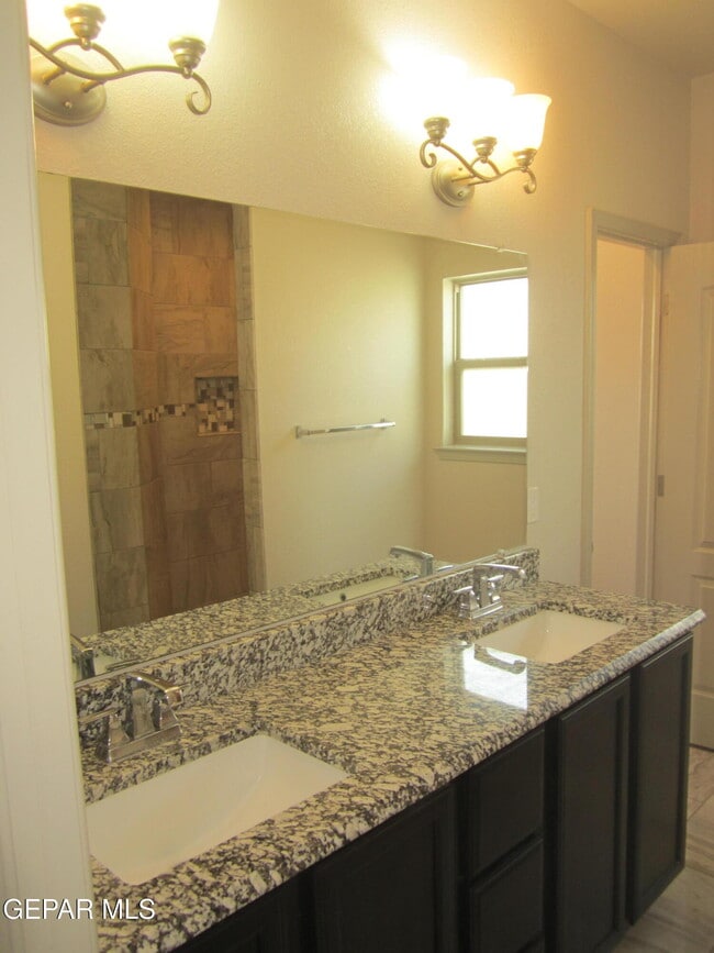 Building Photo - 323 Malta St