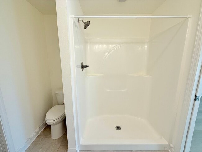 Building Photo - Beautiful Craftsman-Style Home - Open Layout