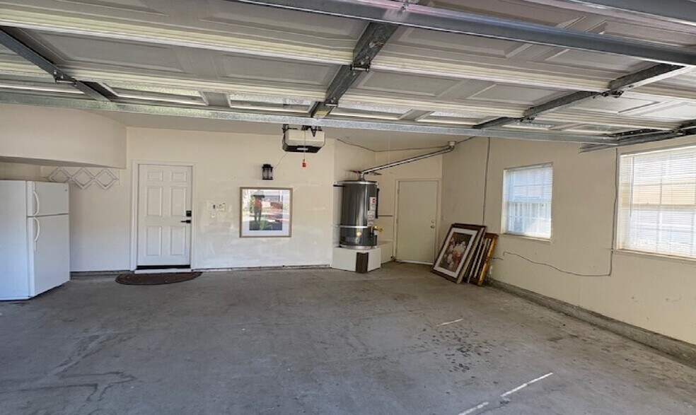 Building Photo - 5630 Highcrest Ct